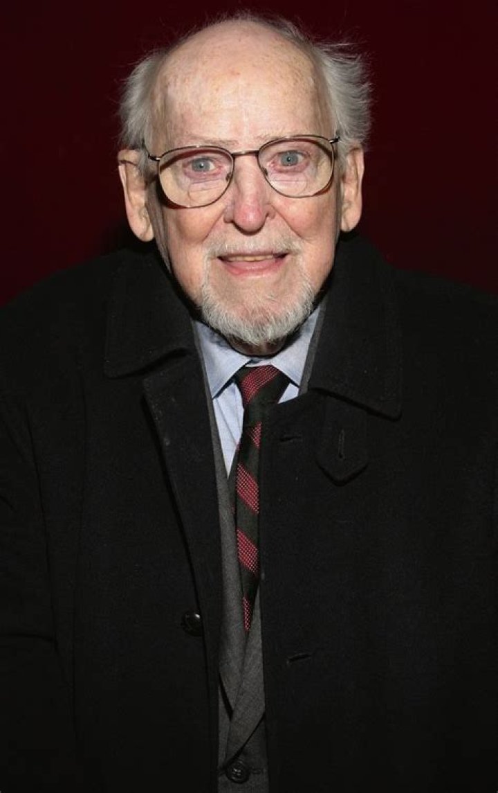 Barnard Hughes Net Worth - Wiki, Age, Weight and Height, Relationships, Family, and More
