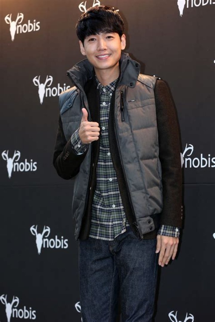 Jung Kyung-ho Net Worth - Wiki, Age, Weight and Height, Relationships, Family, and More