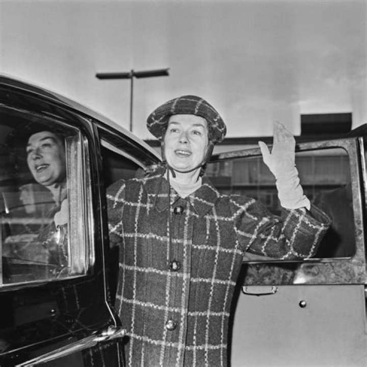 Rosalind Russell Net Worth - Wiki, Age, Weight and Height, Relationships, Family, and More