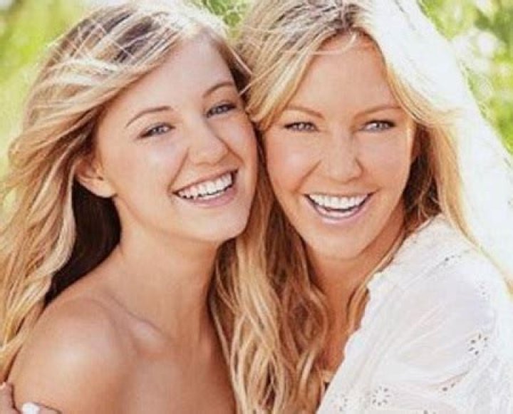 The model and arising actress Ava Elizabeth Sambora has an estimated net worth of around $400,000.